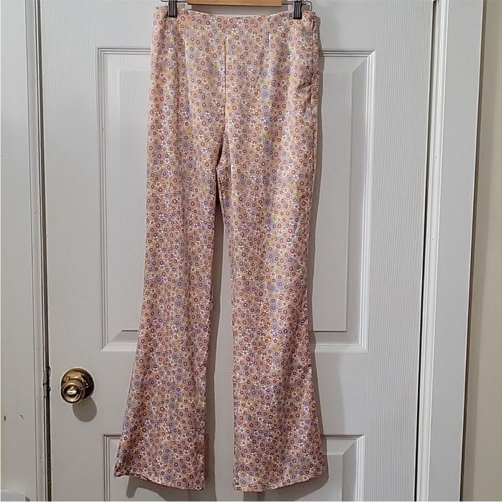 ISO(Not selling)ZARA SATIN Floral Print HIGH WAISTED KICK FLARE PANTSneed LARGE